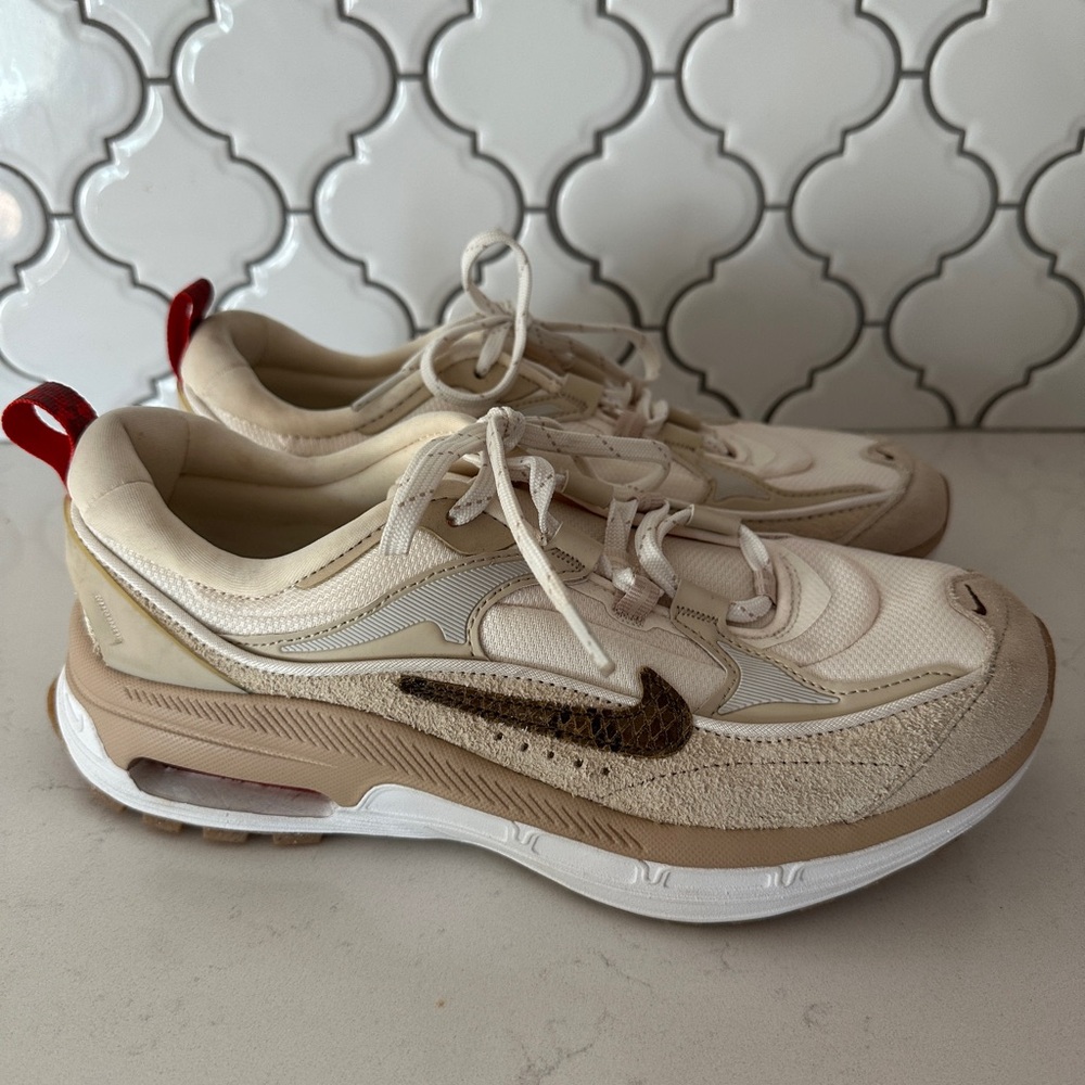 Nike Air Max Bliss women’s 9